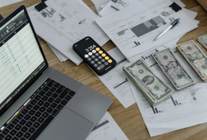 Time Equals Money: Exploring the Benefits and Drawbacks of Salaries vs. Hourly Pay